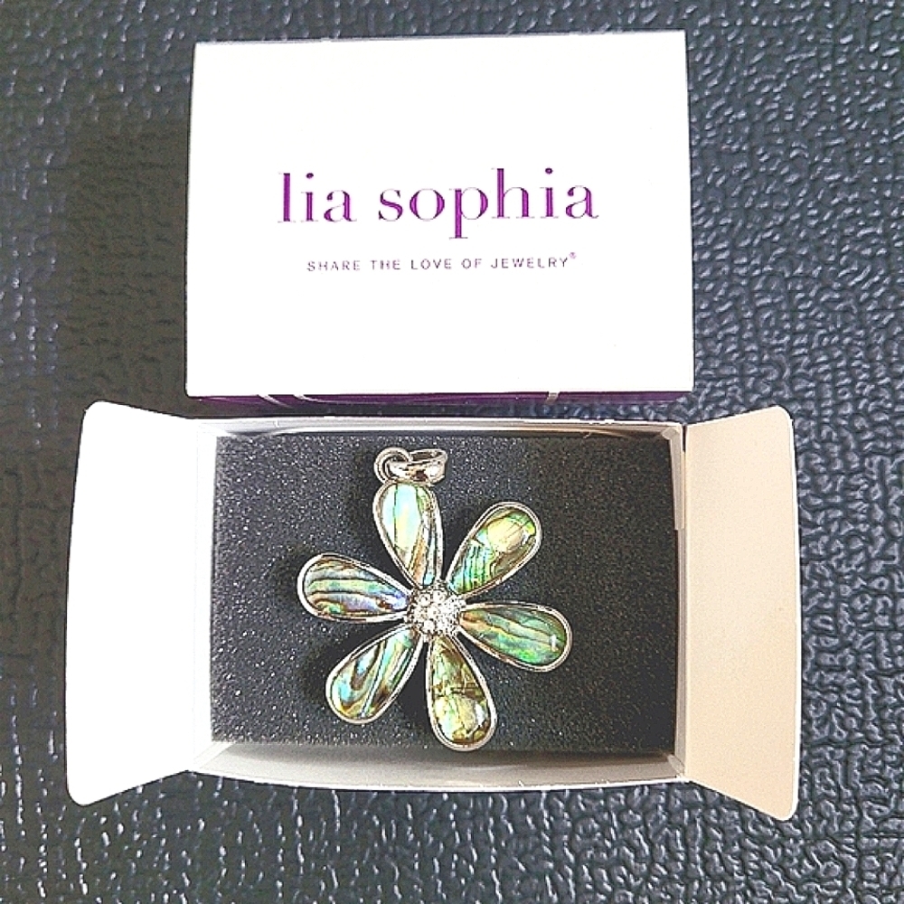 LIA SOPHIA  flower shaped pendant with fashion turquoise and crystal accent NWT
